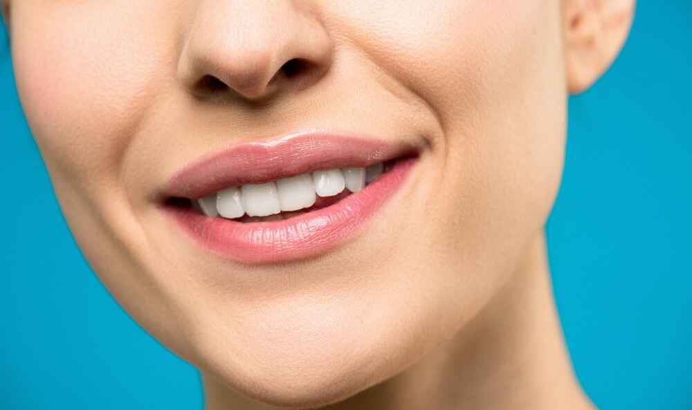 blanqueamiento dental movimiento sonrisas